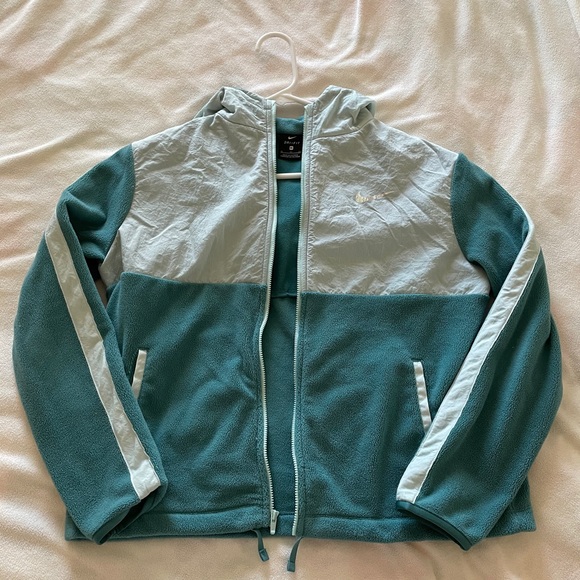 Nike Jacket - Picture 2 of 6